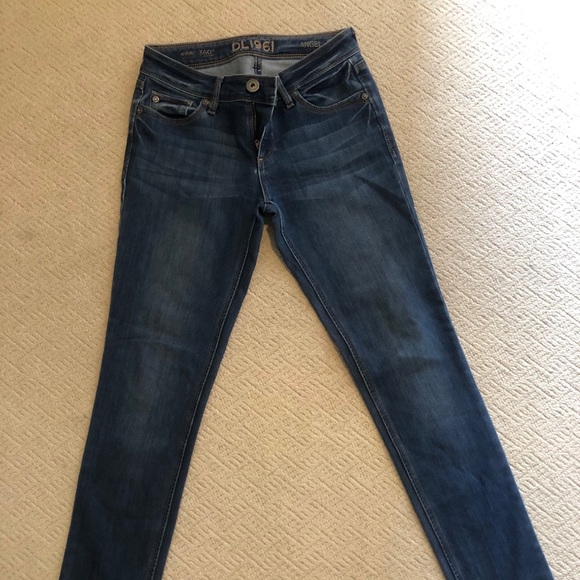 DL1961 Angle Mid-Ride Skinny Jeans - Picture 3 of 5